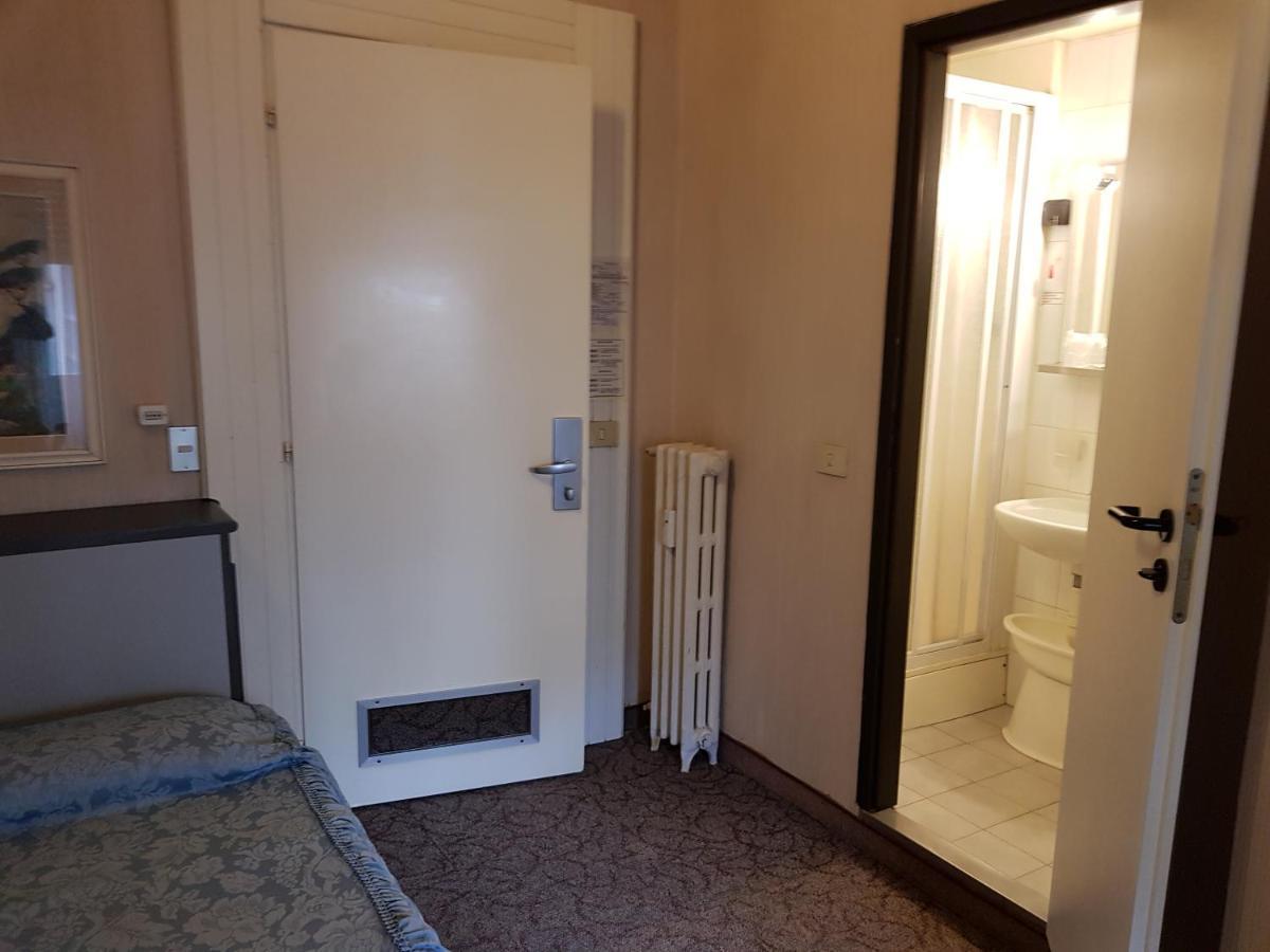 Hotel Ada Milaan Buitenkant foto