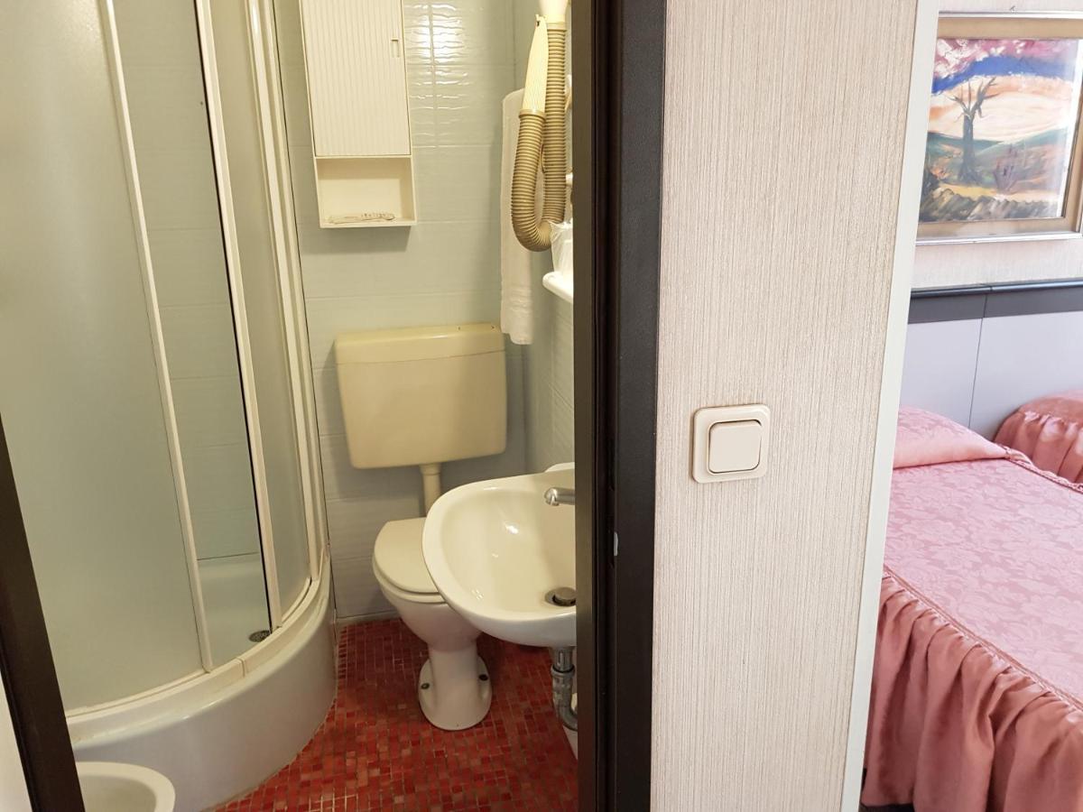 Hotel Ada Milaan Buitenkant foto