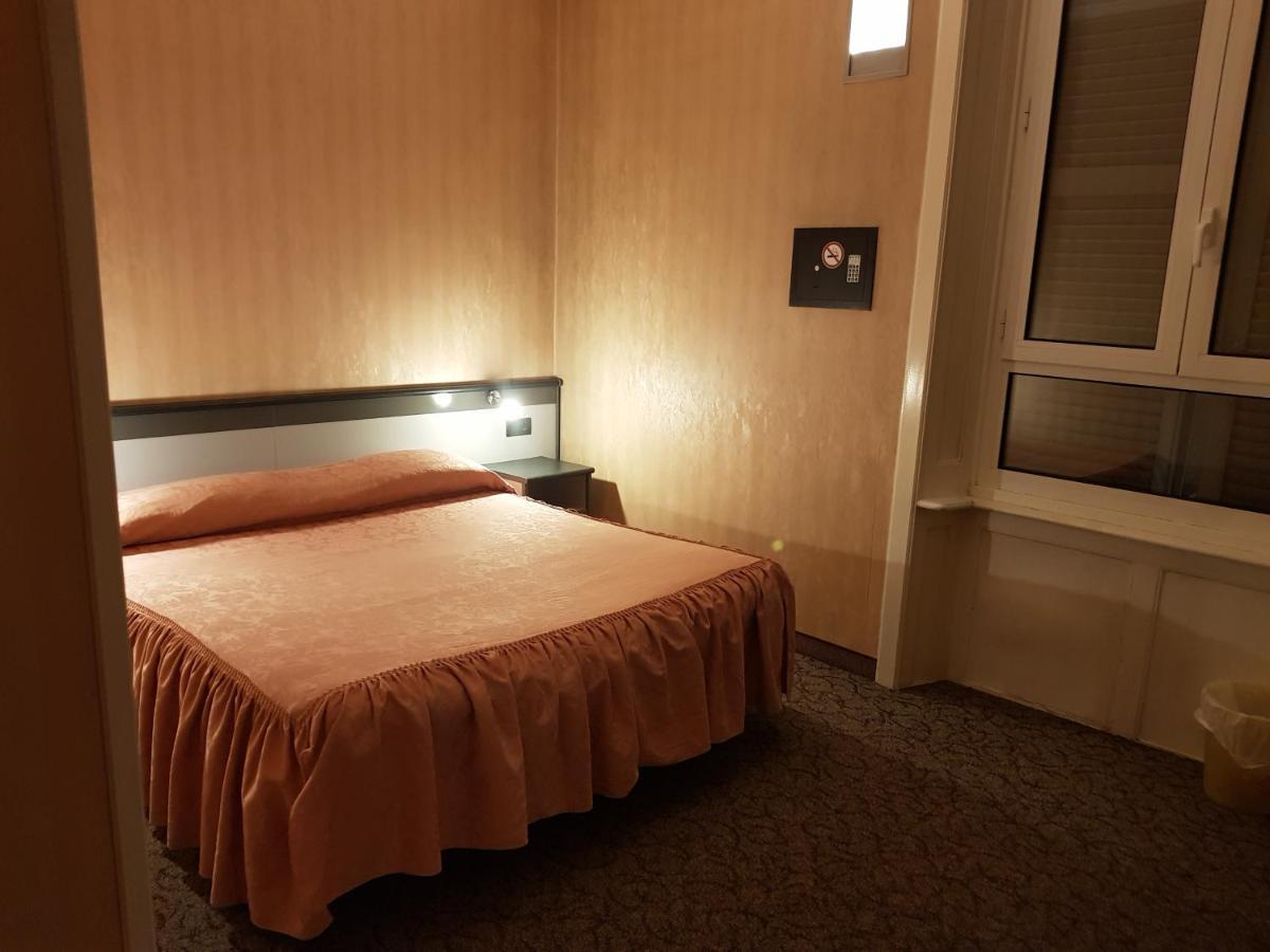 Hotel Ada Milaan Buitenkant foto