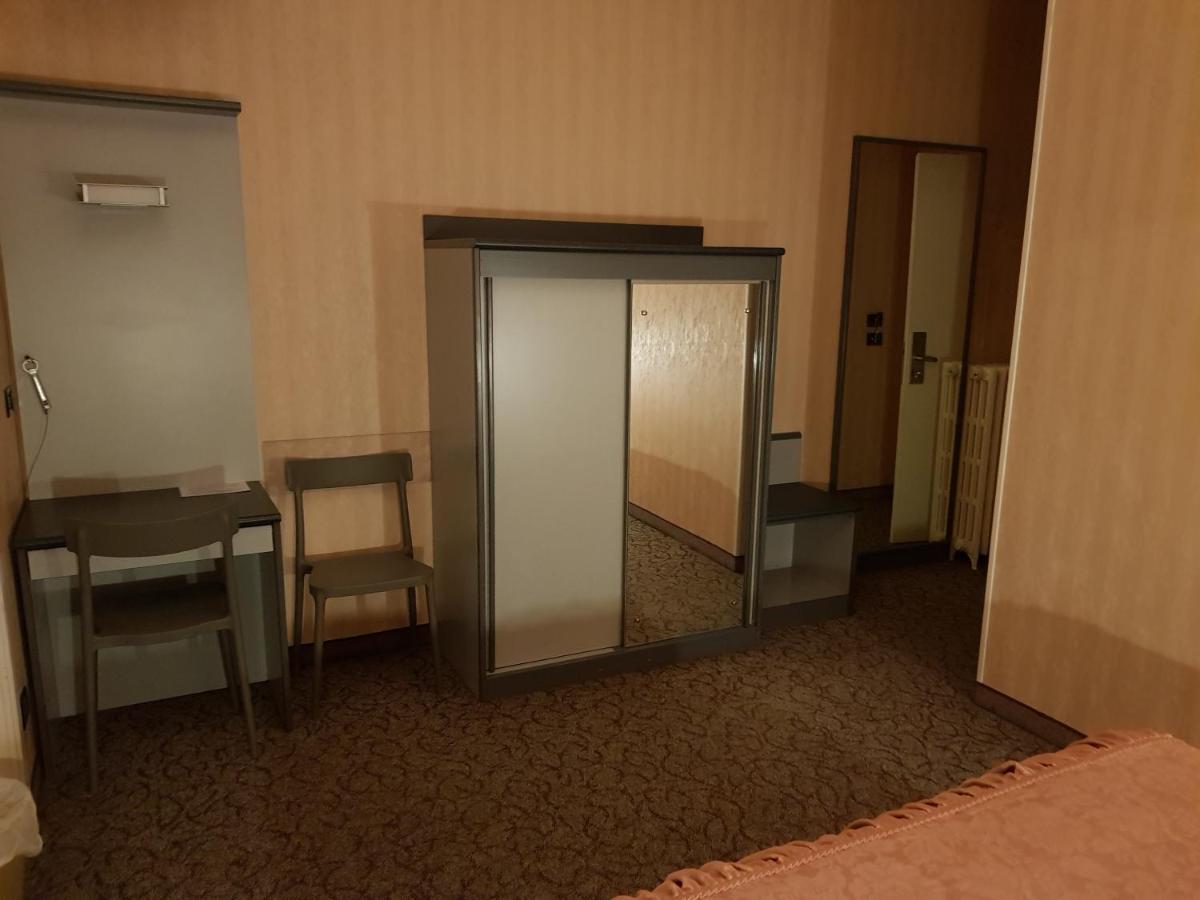 Hotel Ada Milaan Buitenkant foto