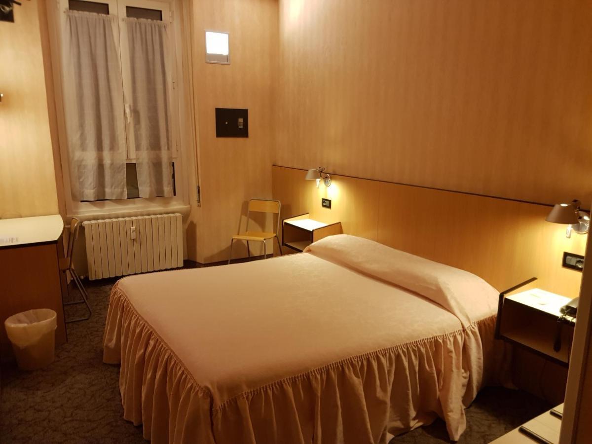 Hotel Ada Milaan Buitenkant foto
