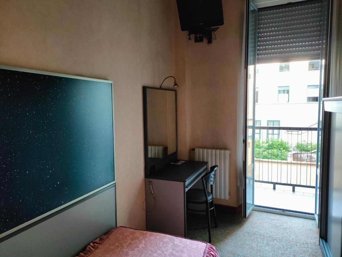 Hotel Ada Milaan Buitenkant foto