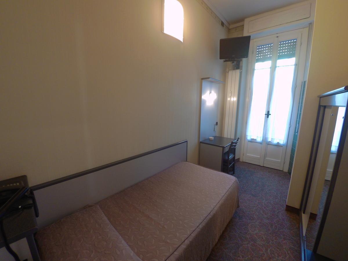 Hotel Ada Milaan Buitenkant foto